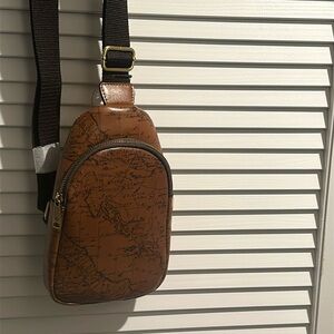 NWT Patricia Nash Small Marisol Leather Shoulder Bag with zip closure.